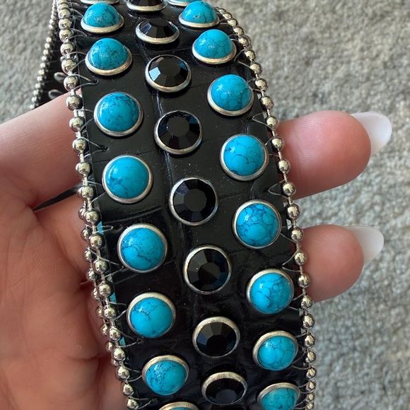 Women Western Rhinestone Studded Leather Belt - Picture 6 of 10